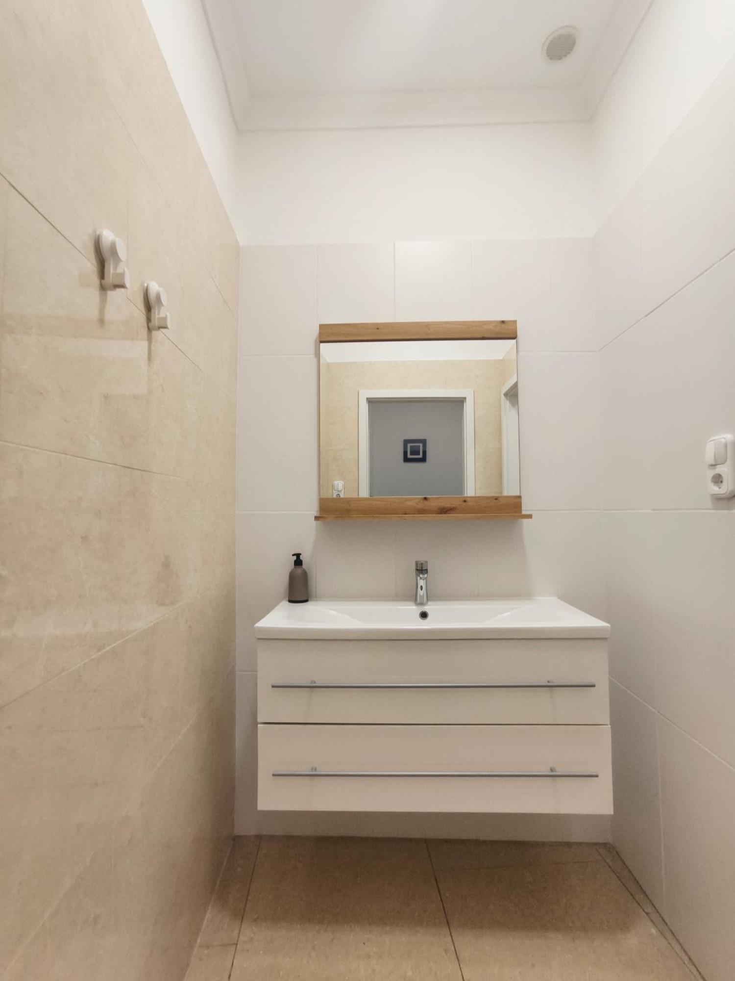 Ruyi Holiday Sopron Exterior foto